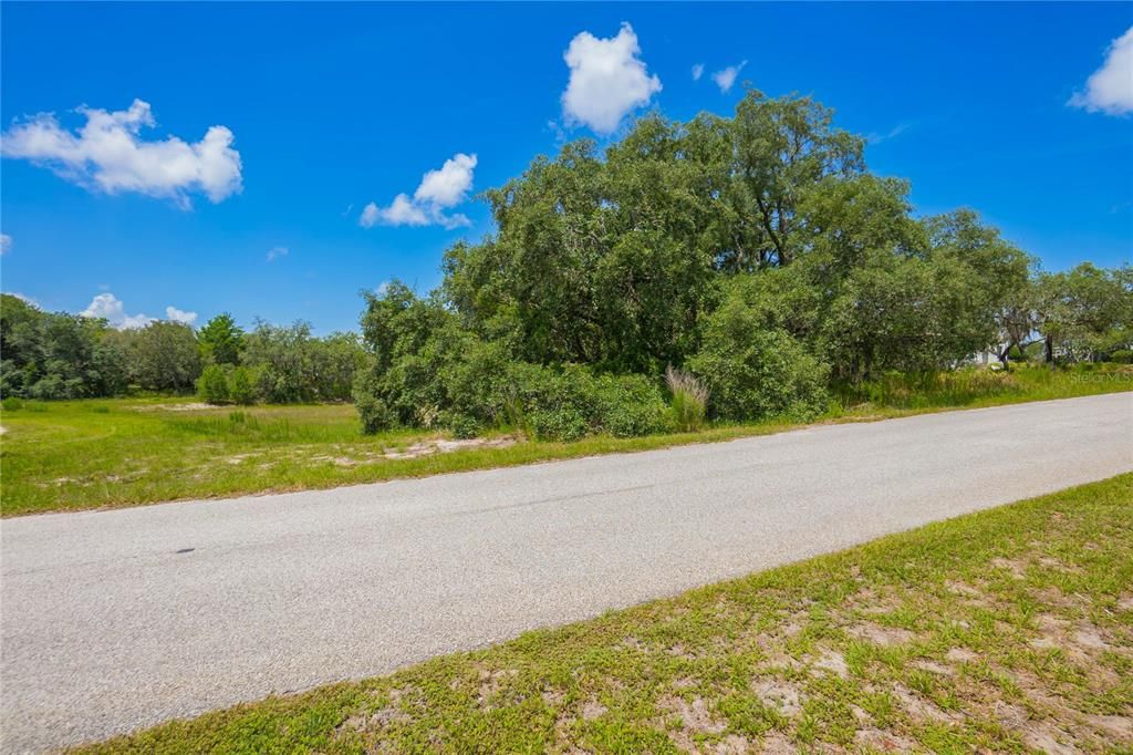 На продажу: $69,900 (0.85 acres)