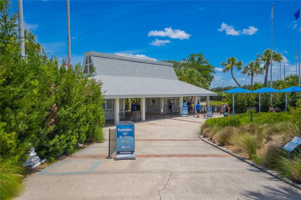 На продажу: $69,900 (0.85 acres)