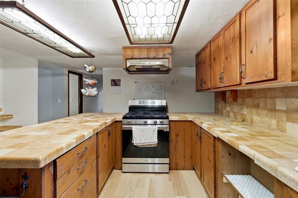For Sale: $420,000 (4 beds, 2 baths, 2726 Square Feet)