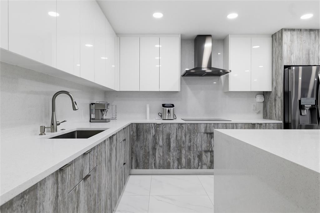 For Sale: $850,000 (5 beds, 3 baths, 1936 Square Feet)