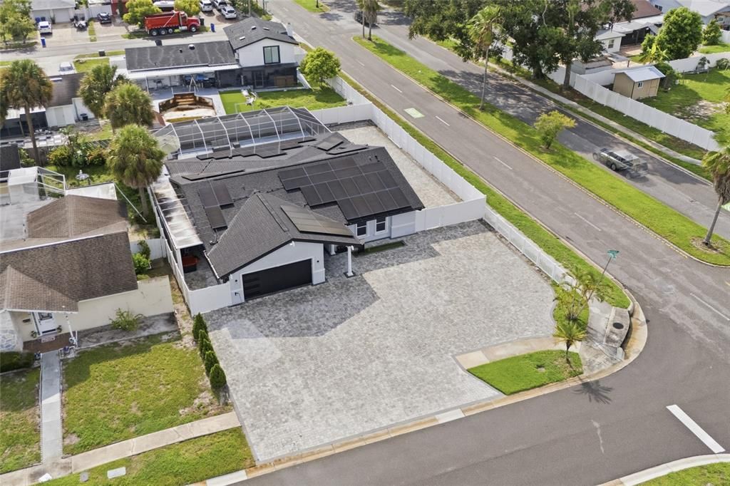 For Sale: $850,000 (5 beds, 3 baths, 1936 Square Feet)