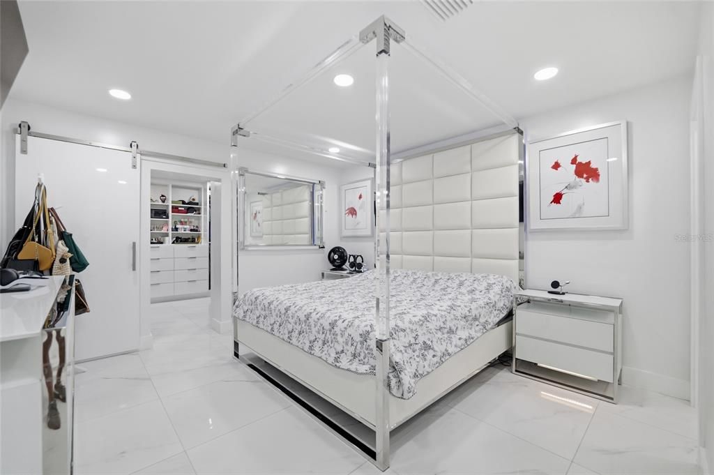 For Sale: $850,000 (5 beds, 3 baths, 1936 Square Feet)