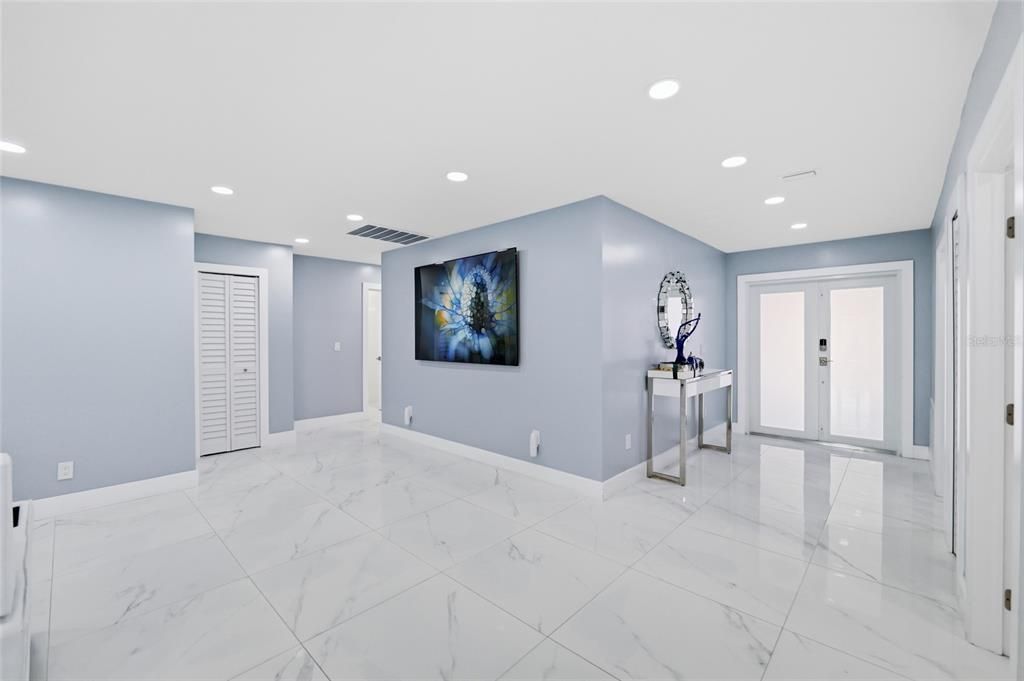 For Sale: $850,000 (5 beds, 3 baths, 1936 Square Feet)