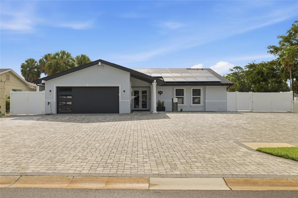 For Sale: $850,000 (5 beds, 3 baths, 1936 Square Feet)