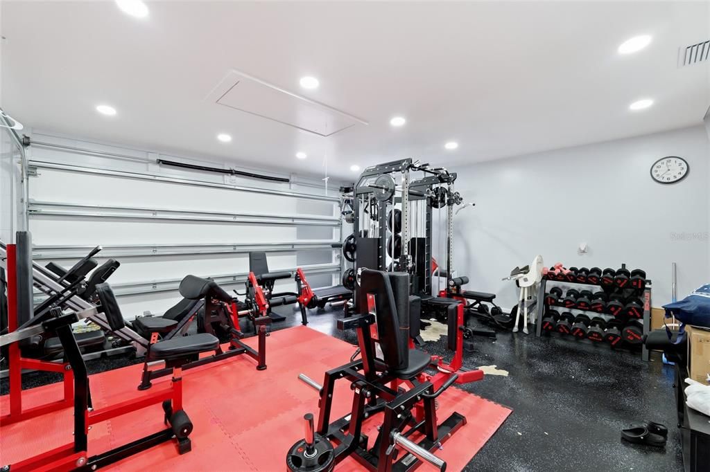 For Sale: $850,000 (5 beds, 3 baths, 1936 Square Feet)