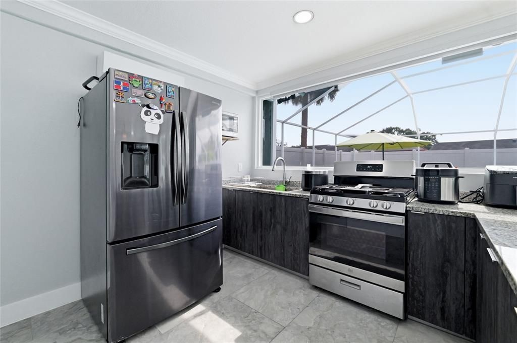 For Sale: $850,000 (5 beds, 3 baths, 1936 Square Feet)