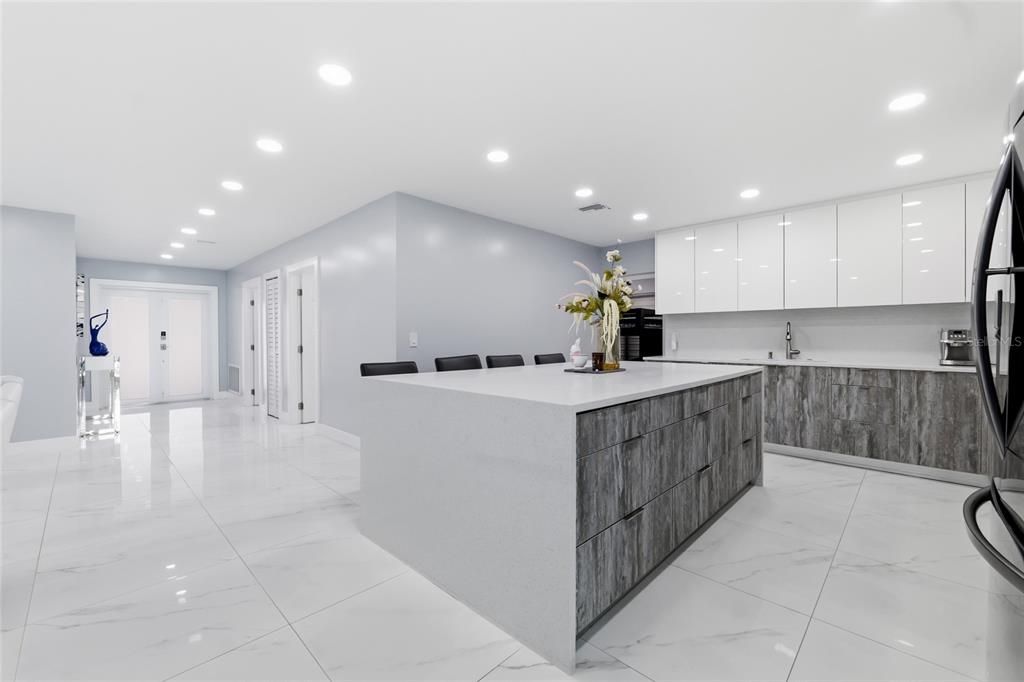 For Sale: $850,000 (5 beds, 3 baths, 1936 Square Feet)