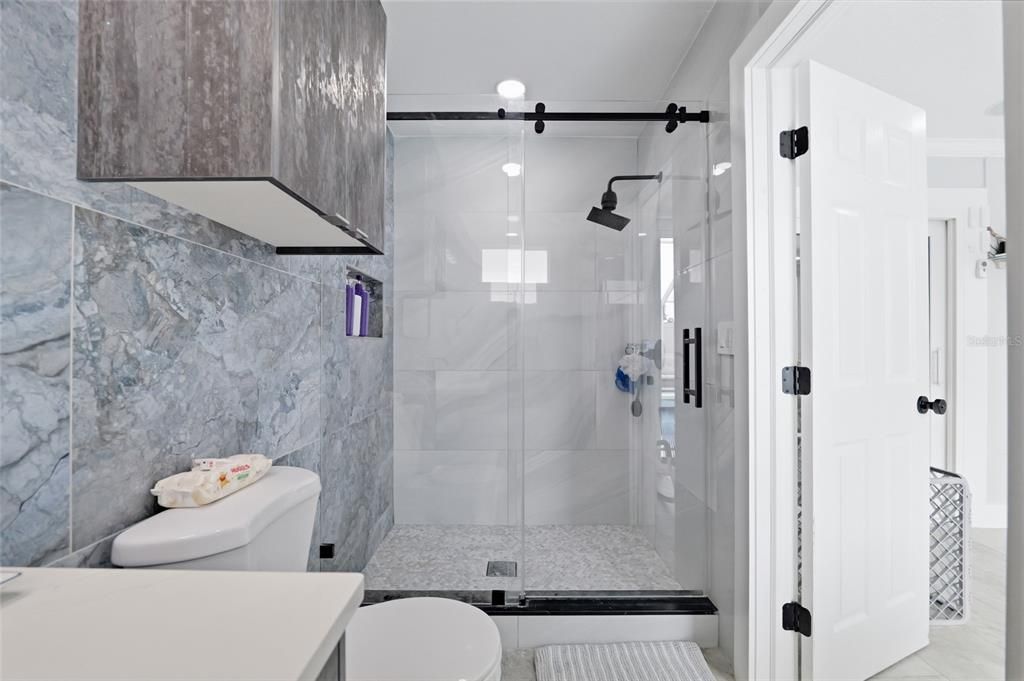 For Sale: $850,000 (5 beds, 3 baths, 1936 Square Feet)