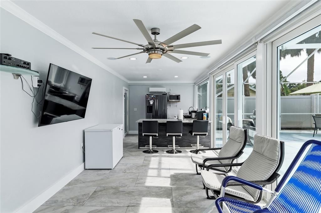 For Sale: $850,000 (5 beds, 3 baths, 1936 Square Feet)