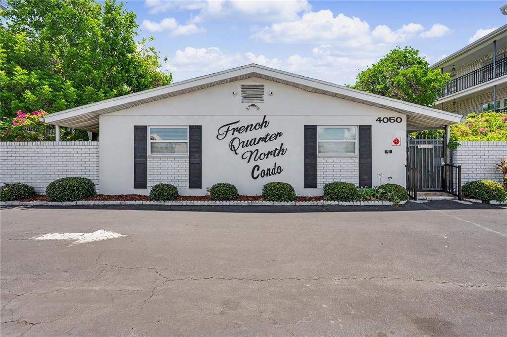 Active With Contract: $115,000 (1 beds, 1 baths, 640 Square Feet)
