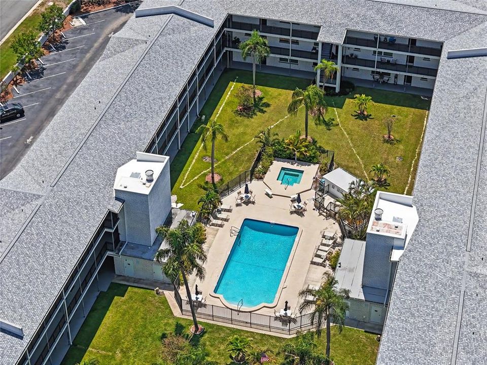 Active With Contract: $115,000 (1 beds, 1 baths, 640 Square Feet)