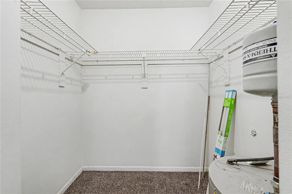 Active With Contract: $115,000 (1 beds, 1 baths, 640 Square Feet)