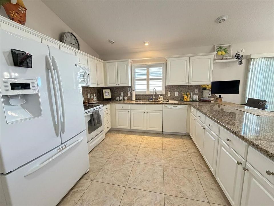 В аренду: $2,300 (3 спален, 2 ванн, 1398 Квадратных фут)