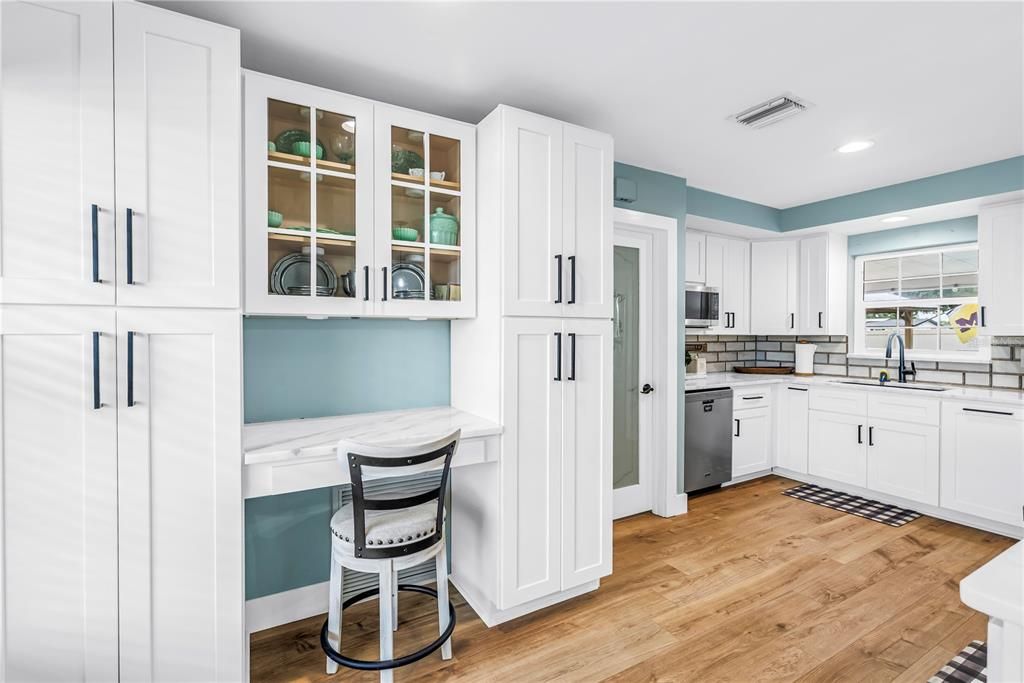Active With Contract: $479,900 (3 beds, 1 baths, 1307 Square Feet)