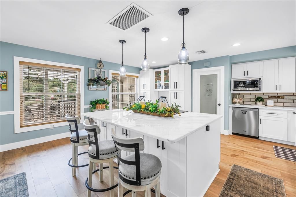Active With Contract: $479,900 (3 beds, 1 baths, 1307 Square Feet)