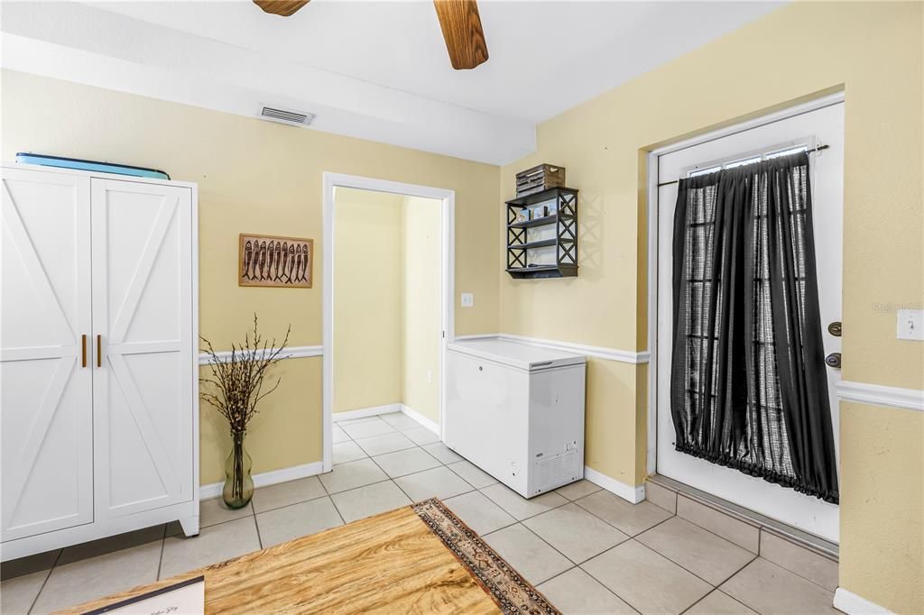 Active With Contract: $479,900 (3 beds, 1 baths, 1307 Square Feet)