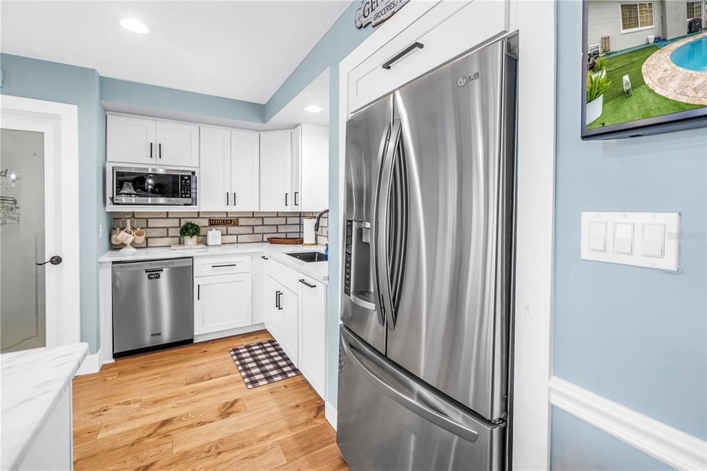 Active With Contract: $479,900 (3 beds, 1 baths, 1307 Square Feet)