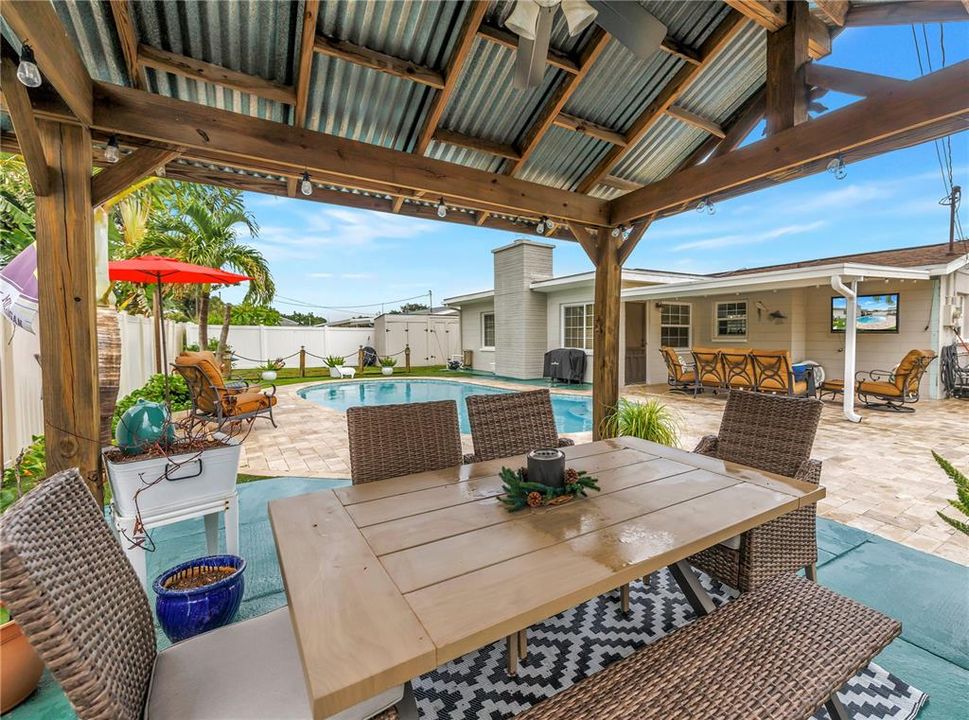 Active With Contract: $479,900 (3 beds, 1 baths, 1307 Square Feet)
