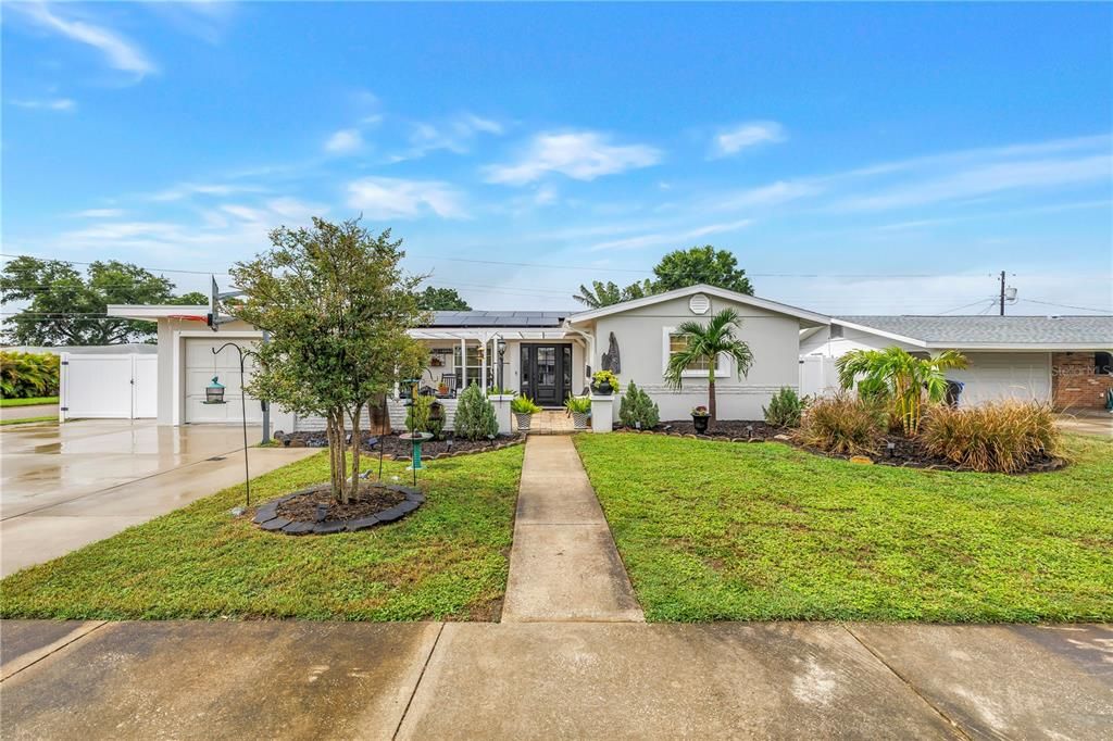 Active With Contract: $479,900 (3 beds, 1 baths, 1307 Square Feet)