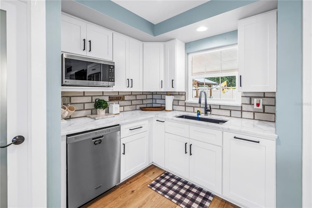 Active With Contract: $479,900 (3 beds, 1 baths, 1307 Square Feet)
