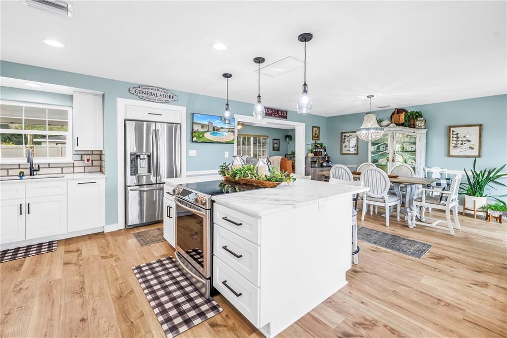 Active With Contract: $479,900 (3 beds, 1 baths, 1307 Square Feet)