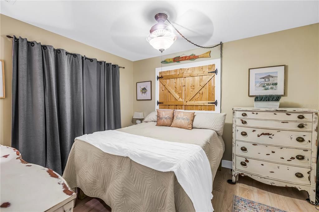 Active With Contract: $479,900 (3 beds, 1 baths, 1307 Square Feet)