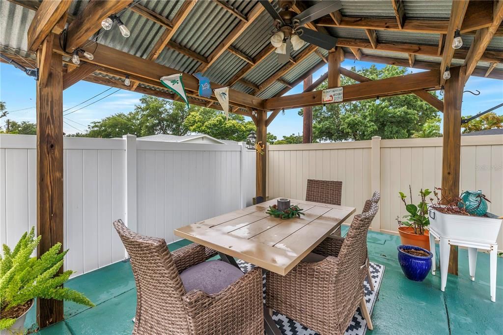 Active With Contract: $479,900 (3 beds, 1 baths, 1307 Square Feet)