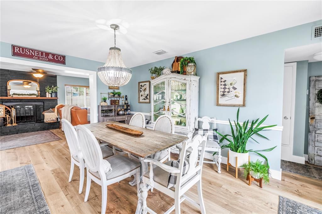 Active With Contract: $479,900 (3 beds, 1 baths, 1307 Square Feet)