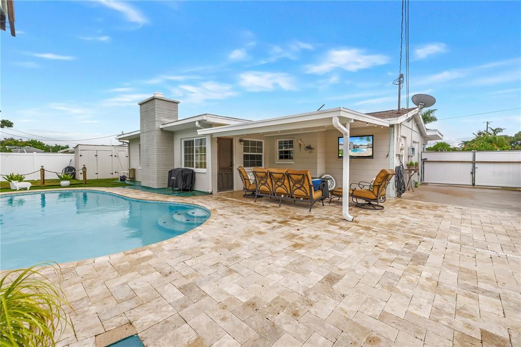 Active With Contract: $479,900 (3 beds, 1 baths, 1307 Square Feet)