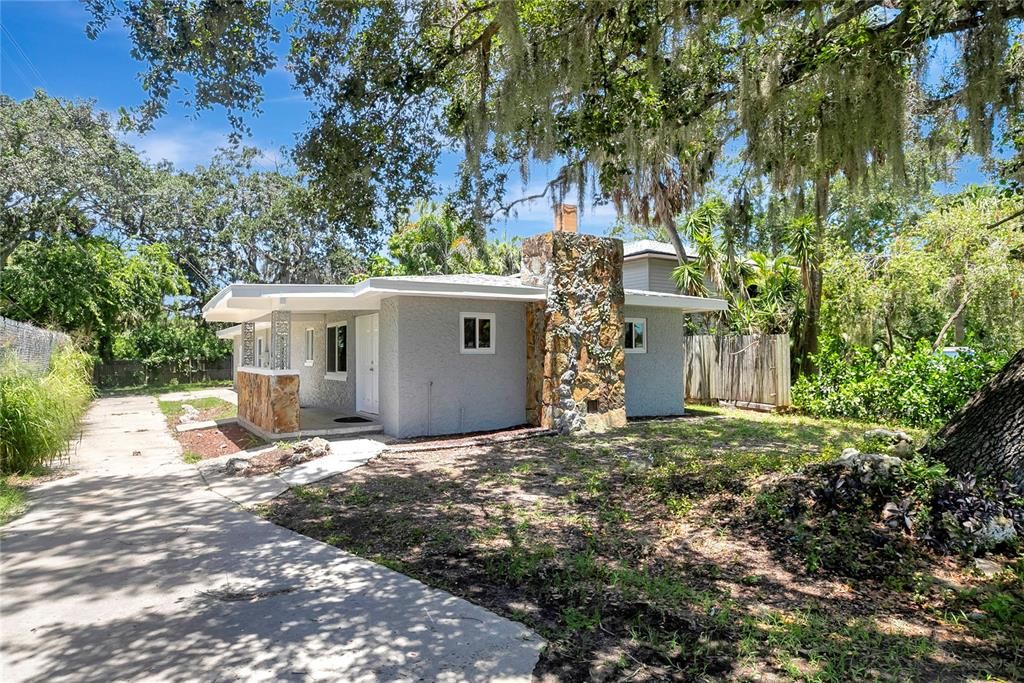 На продажу: $325,000 (4 спален, 0 ванн, 1800 Квадратных фут)