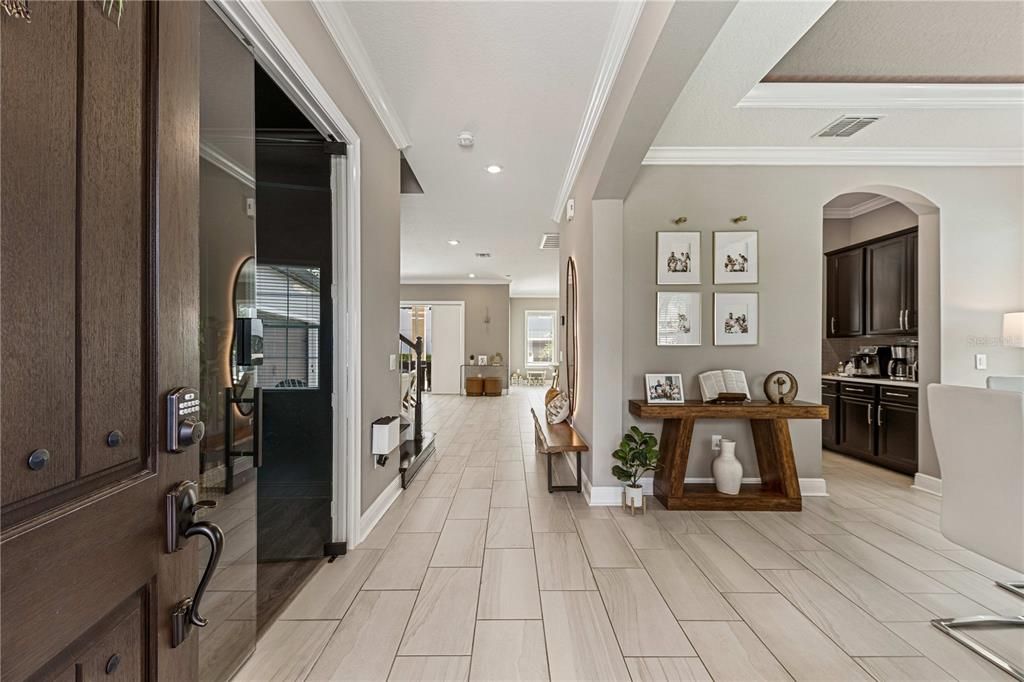 En Venta: $1,150,000 (5 camas, 4 baños, 3897 Pies cuadrados)
