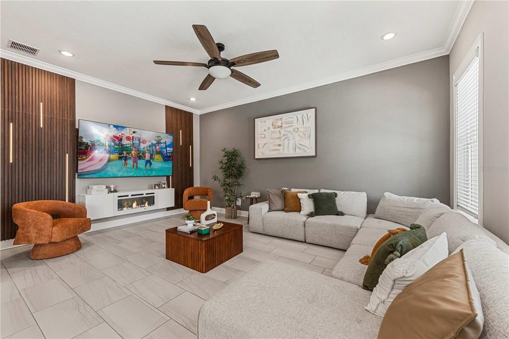 En Venta: $1,150,000 (5 camas, 4 baños, 3897 Pies cuadrados)