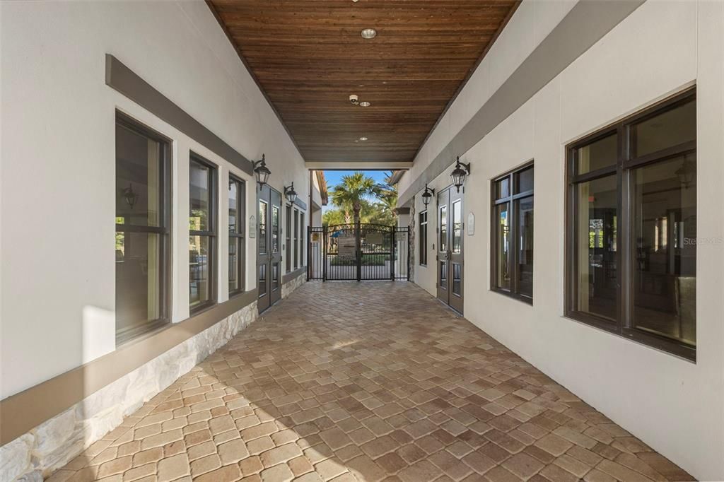 En Venta: $1,150,000 (5 camas, 4 baños, 3897 Pies cuadrados)