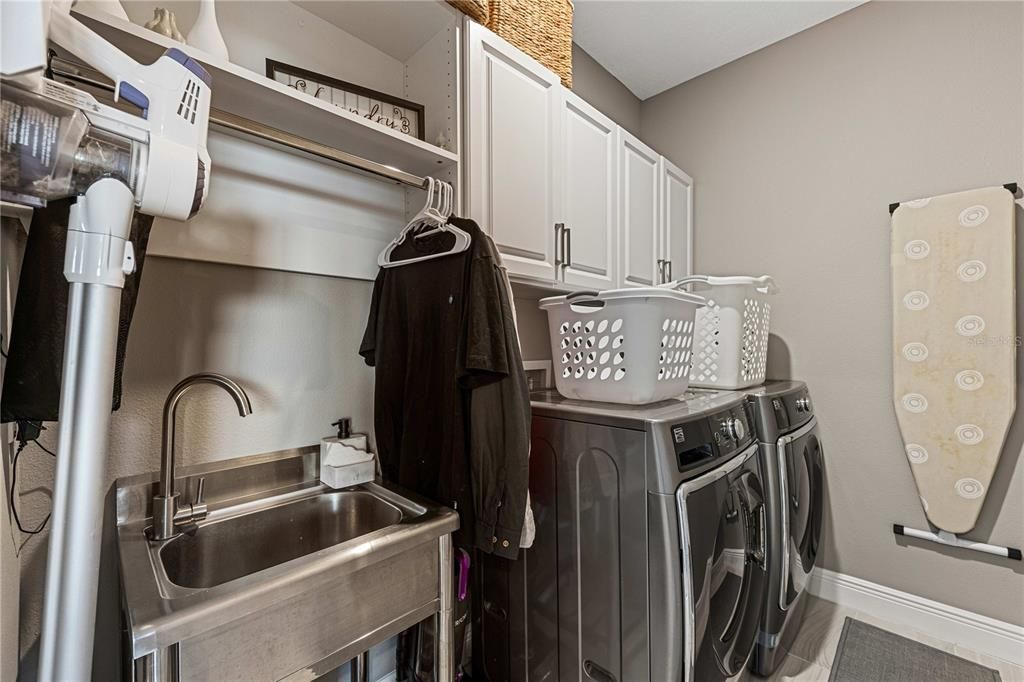 En Venta: $1,150,000 (5 camas, 4 baños, 3897 Pies cuadrados)
