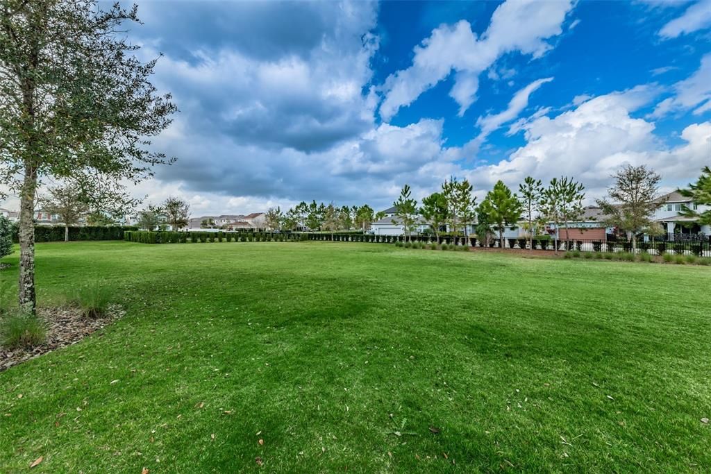 Под контрактом: $575,000 (3 спален, 2 ванн, 1901 Квадратных фут)