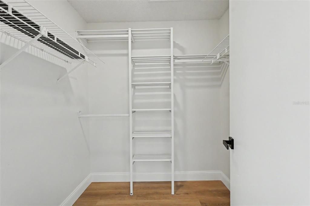 На продажу: $379,000 (3 спален, 2 ванн, 1607 Квадратных фут)