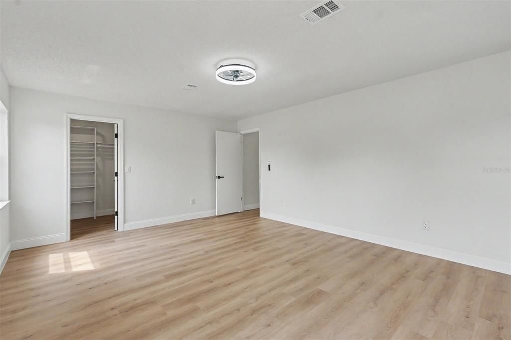 На продажу: $379,000 (3 спален, 2 ванн, 1607 Квадратных фут)