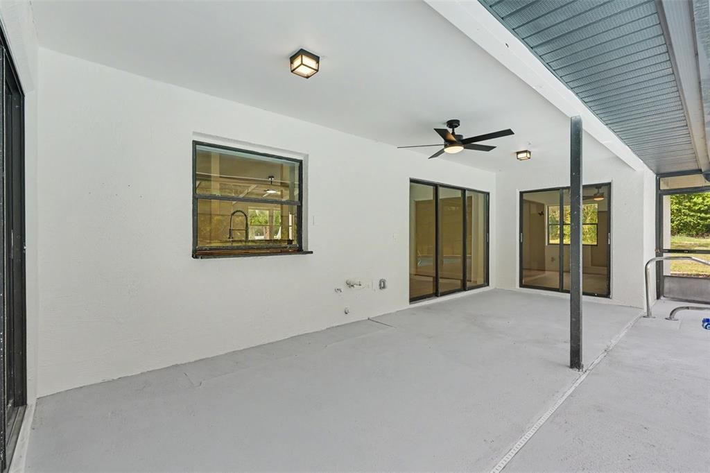 На продажу: $379,000 (3 спален, 2 ванн, 1607 Квадратных фут)