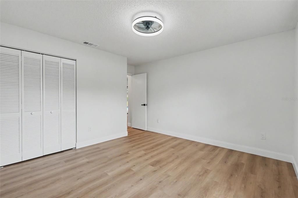 На продажу: $379,000 (3 спален, 2 ванн, 1607 Квадратных фут)