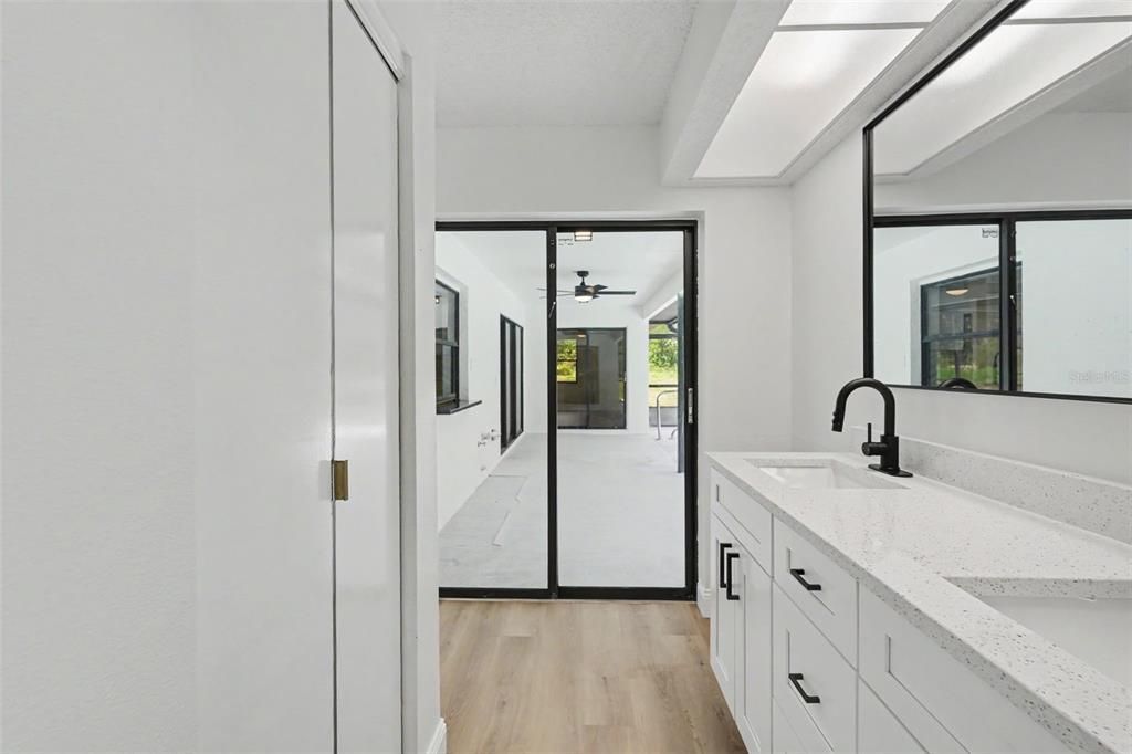 На продажу: $379,000 (3 спален, 2 ванн, 1607 Квадратных фут)