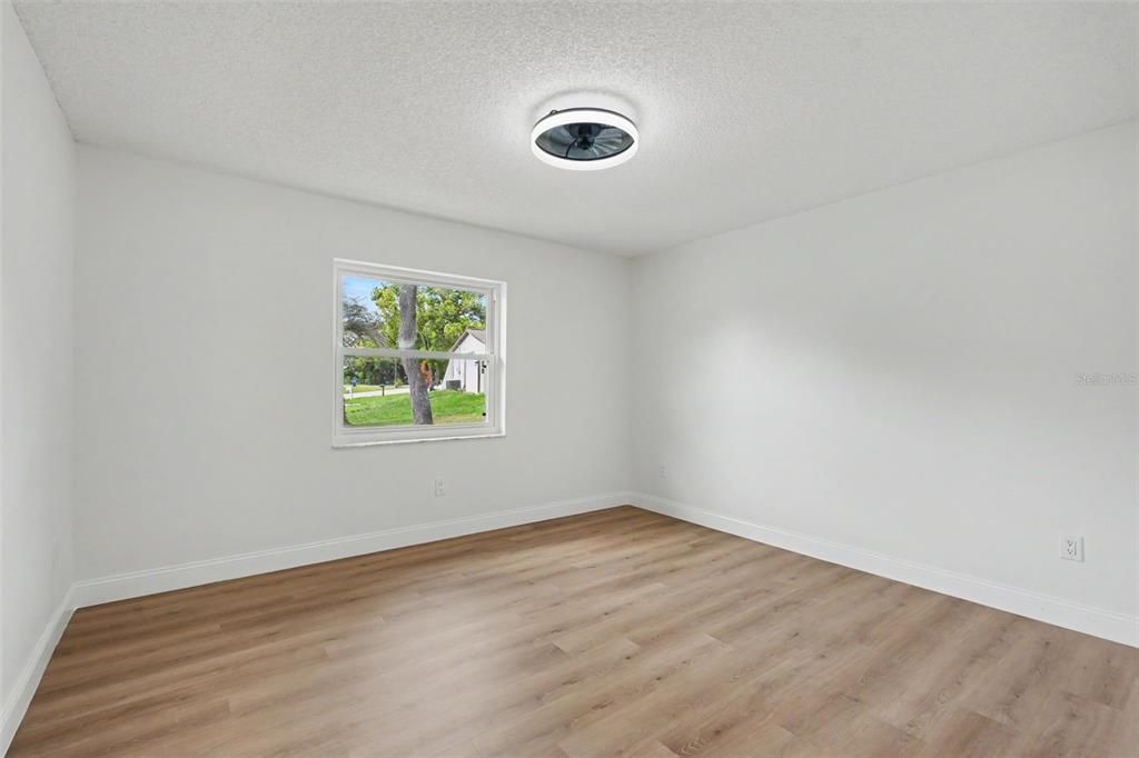 На продажу: $379,000 (3 спален, 2 ванн, 1607 Квадратных фут)