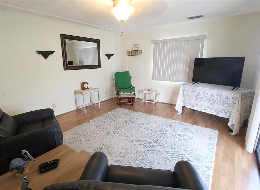 В аренду: $1,800 (2 спален, 2 ванн, 864 Квадратных фут)