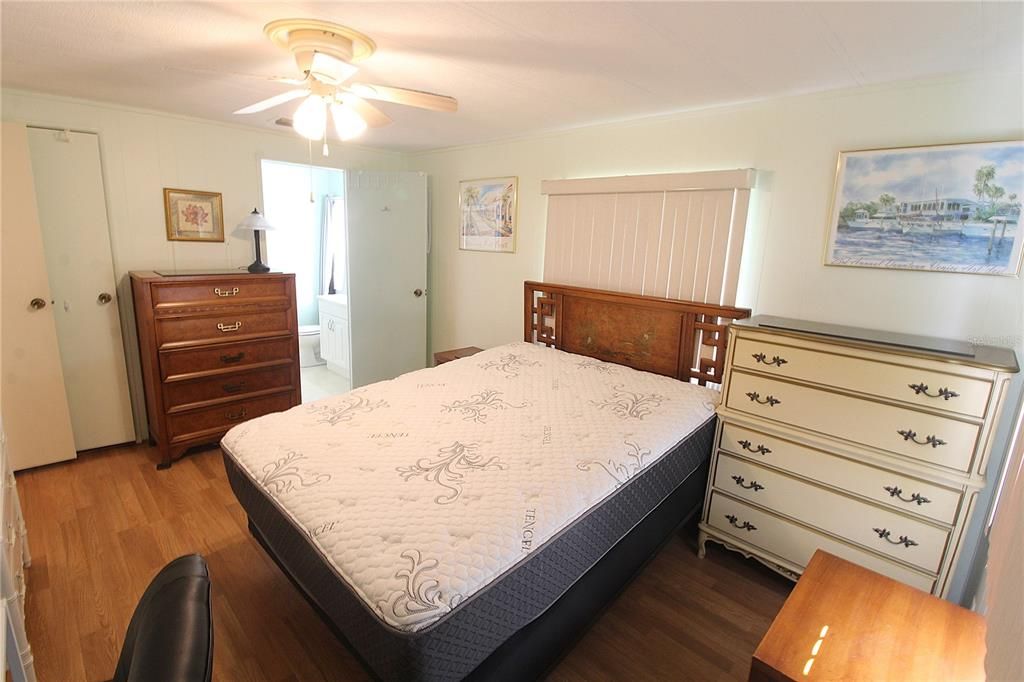 В аренду: $1,800 (2 спален, 2 ванн, 864 Квадратных фут)