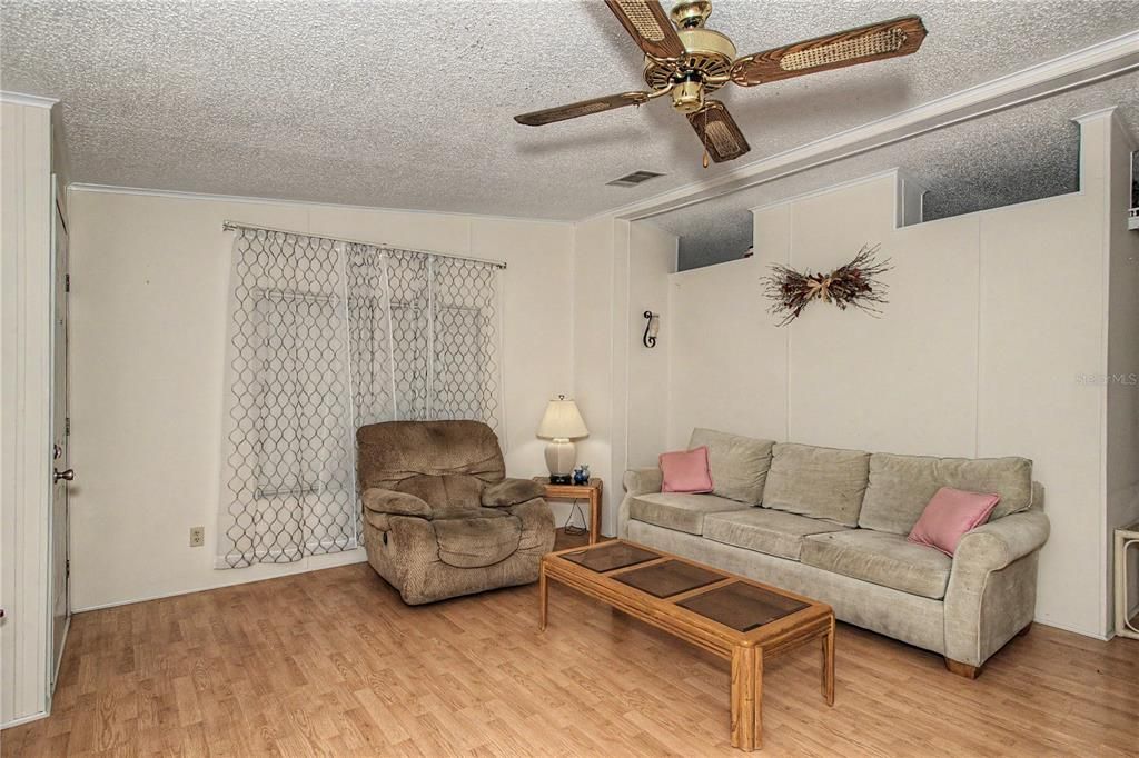 En Venta: $109,000 (2 camas, 2 baños, 1332 Pies cuadrados)