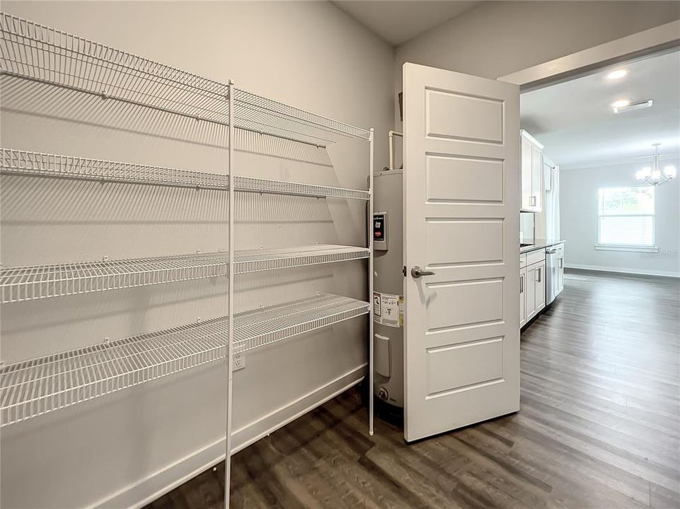 В аренду: $2,600 (3 спален, 2 ванн, 1716 Квадратных фут)