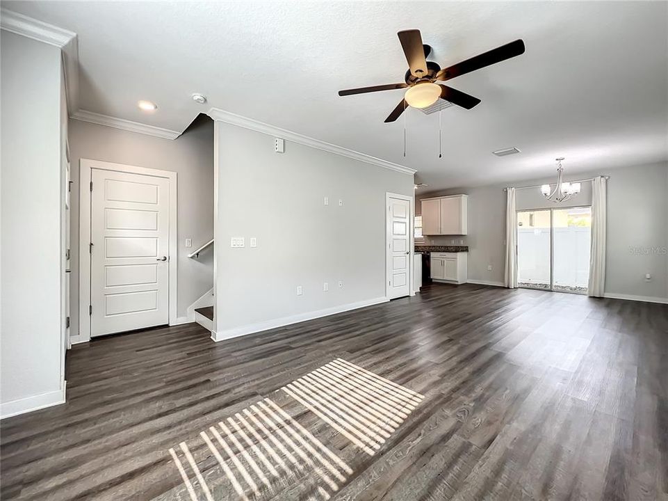 В аренду: $2,600 (3 спален, 2 ванн, 1716 Квадратных фут)