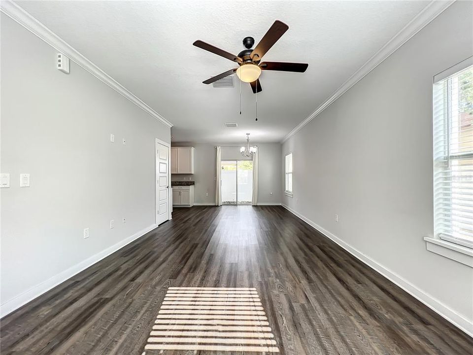 В аренду: $2,600 (3 спален, 2 ванн, 1716 Квадратных фут)