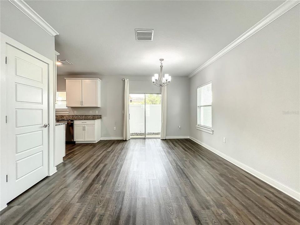 В аренду: $2,600 (3 спален, 2 ванн, 1716 Квадратных фут)