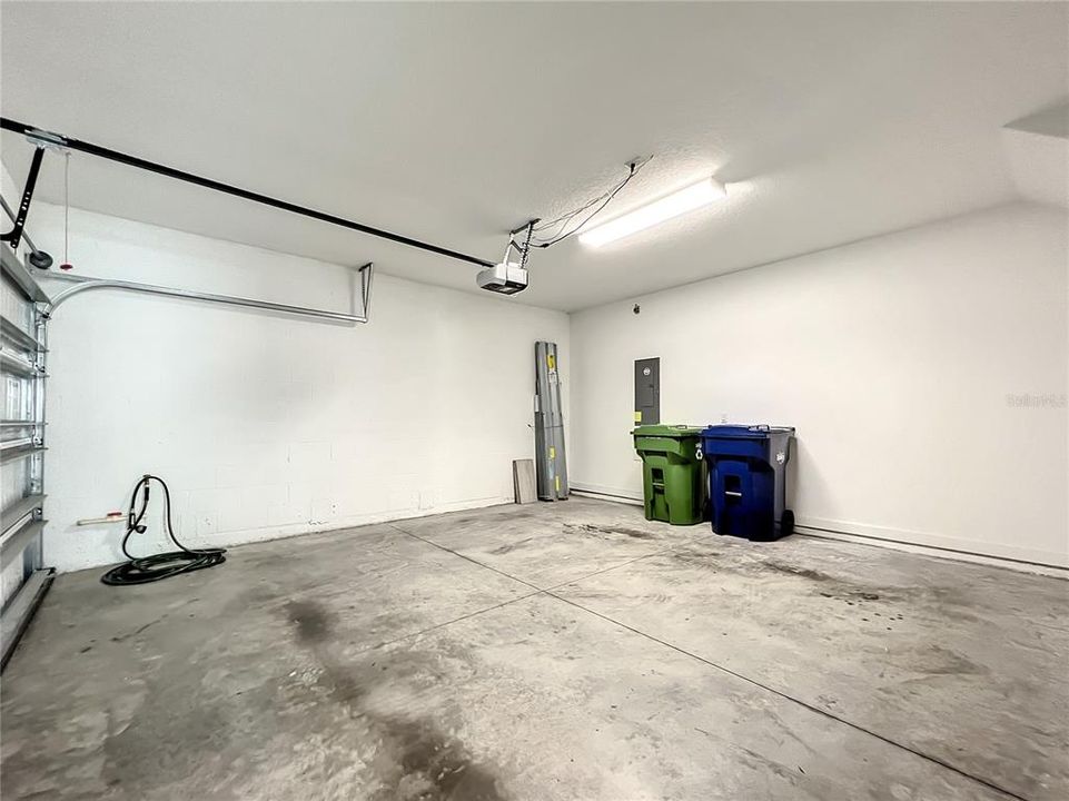 В аренду: $2,600 (3 спален, 2 ванн, 1716 Квадратных фут)
