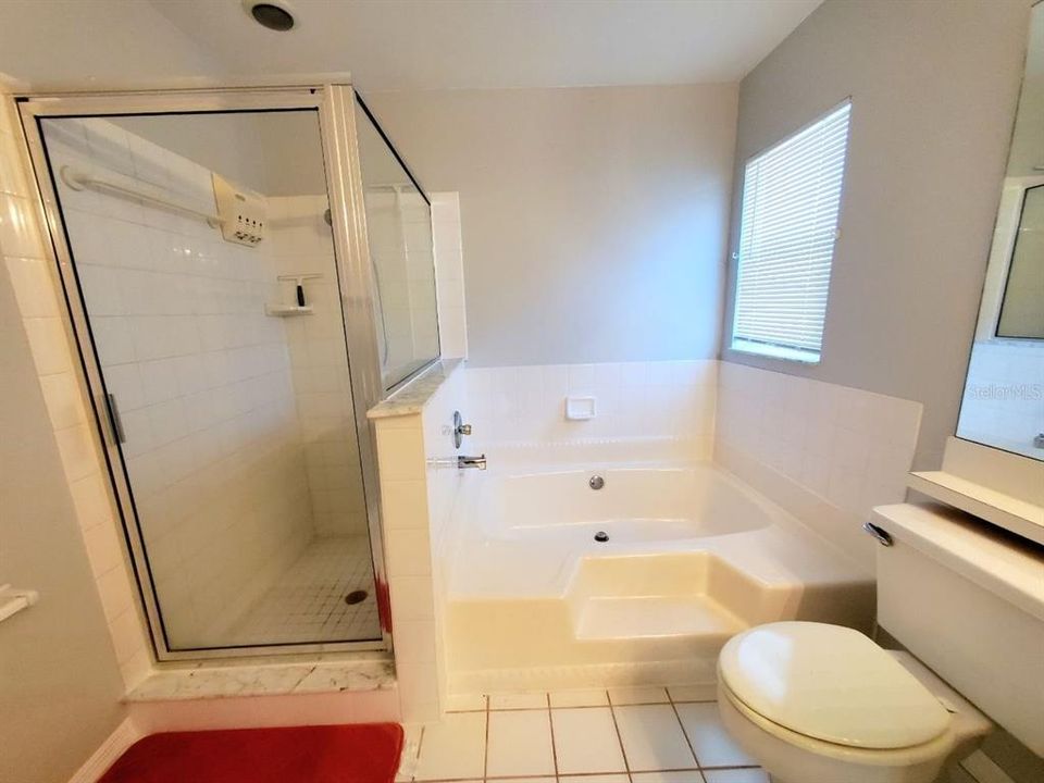 For Rent: $2,300 (4 beds, 2 baths, 1820 Square Feet)